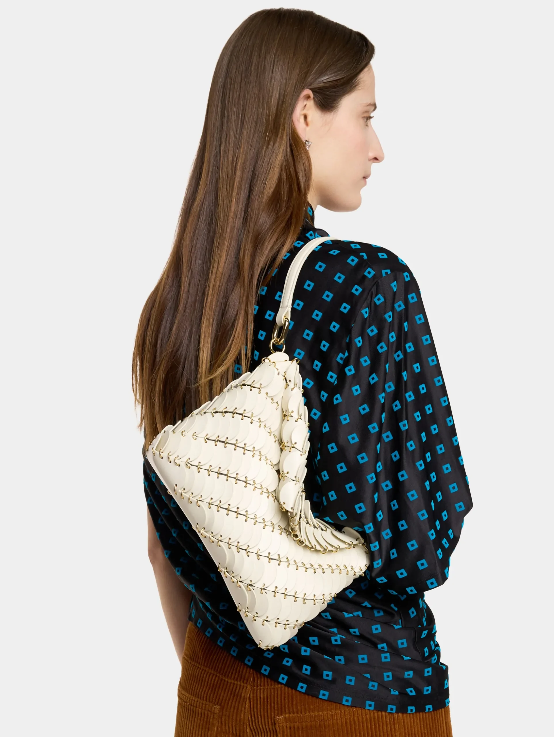 CREAM PACO SHOULDER CLUTCH IN CALFSKIN LEATHER | Rabanne Shop